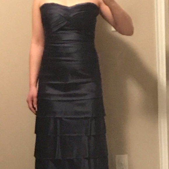 Strapless tiered evening gown - Picture 5 of 5